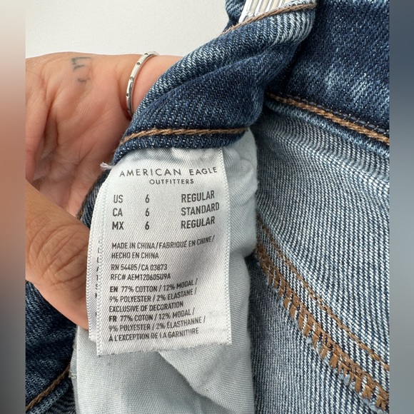 American Eagle mom jeans - Picture 2 of 4